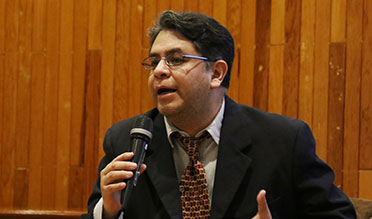 Dr.AlejandroDíaz, Doctoren Ciencia Política por la Universidad de Vanderbit
